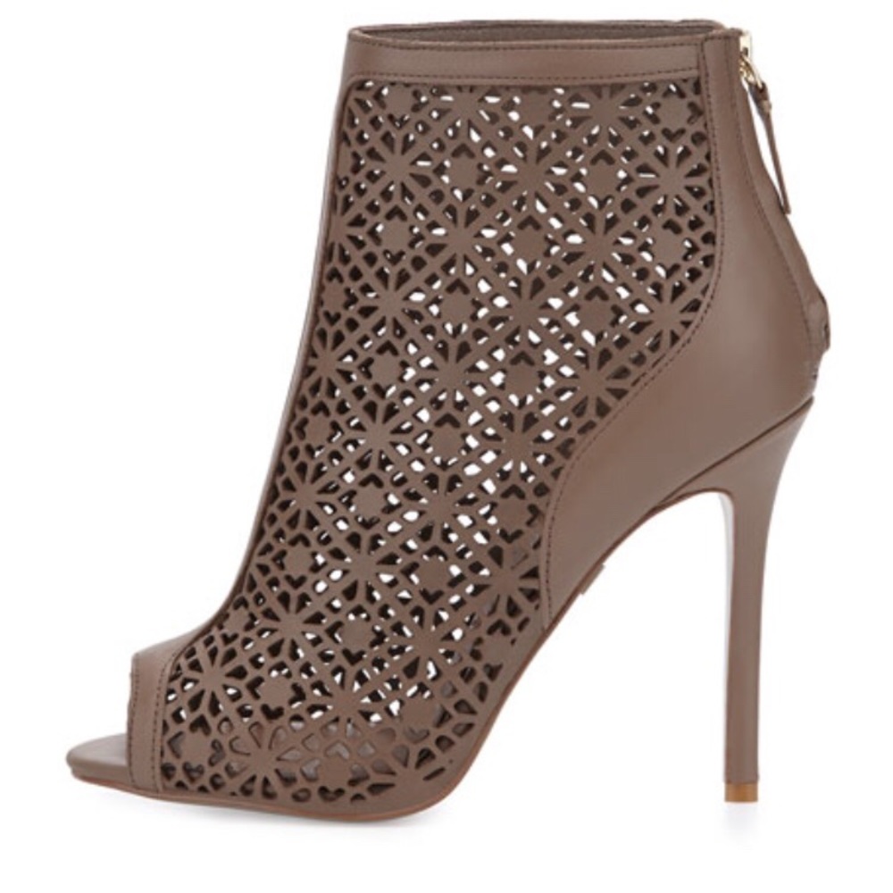 Badgley Mischka Leather Peep Toe Bootie 7.5